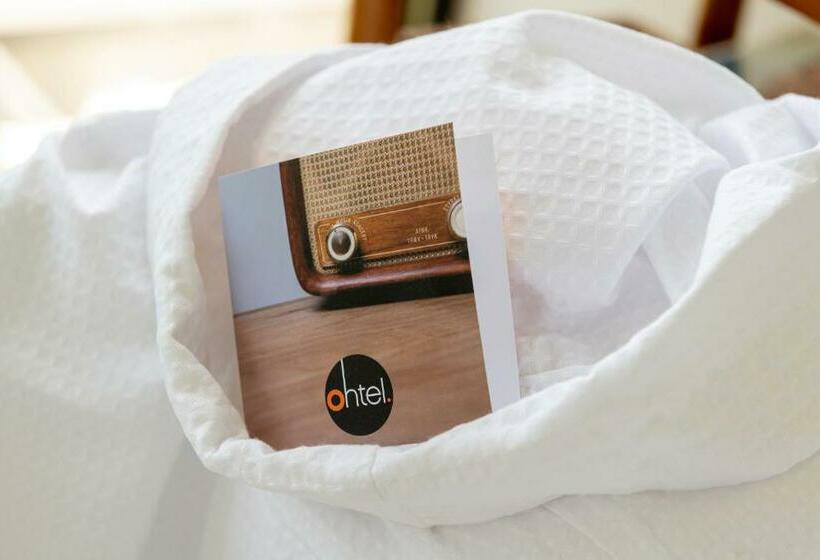 デラックススタジオ, Ohtel Auckland