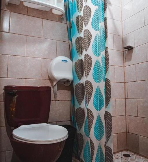 Четырехместный Номер Стандарт, Hostal Los Chamos