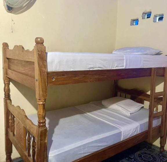 Кровать в Общей Комнате, Hostal Los Chamos