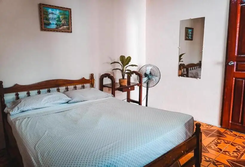 اتاق استاندارد, Hostal Los Chamos