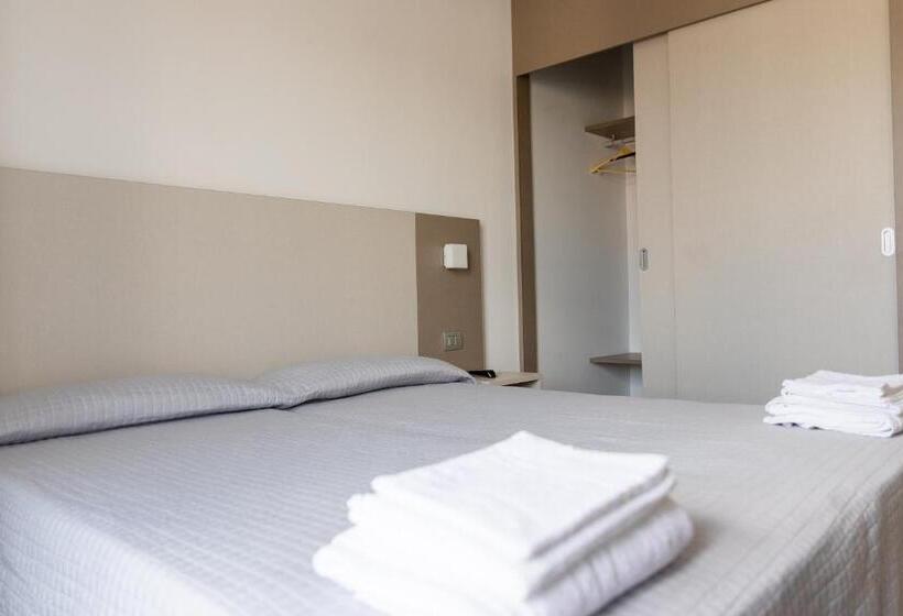 Camera Standard, Capitano