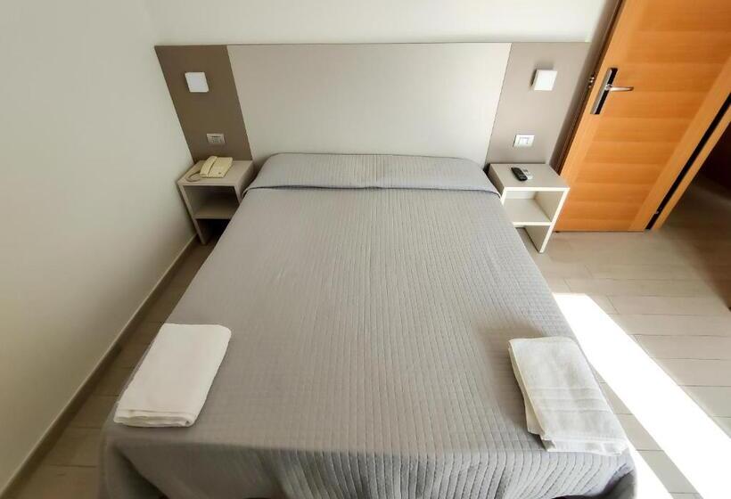 Camera Standard, Capitano