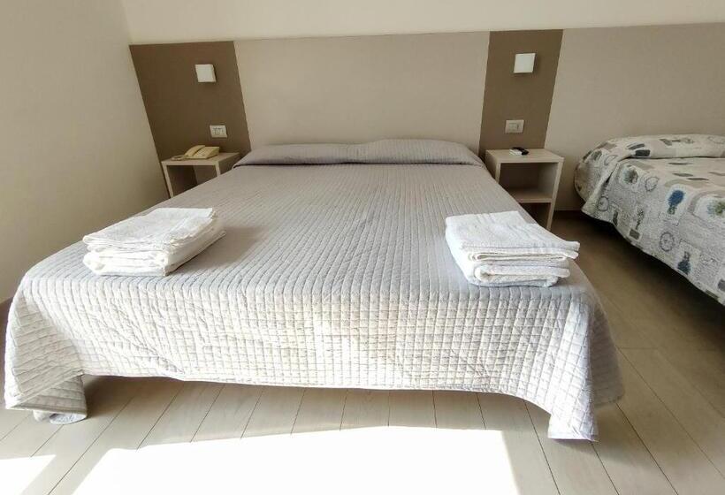 Camera Tripla Standard, Capitano