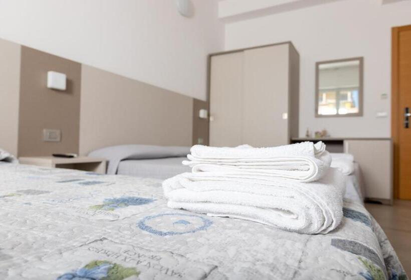 Camera Quadrupla Standard, Capitano