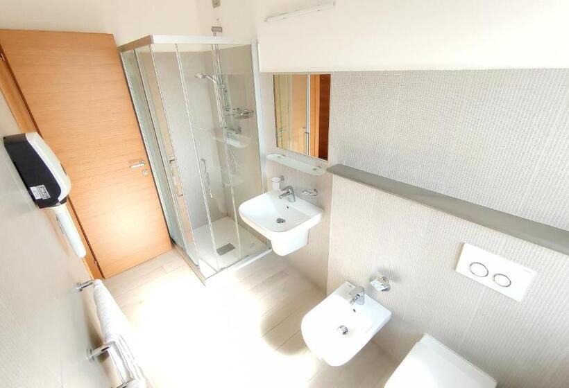 Camera Familiare, Capitano