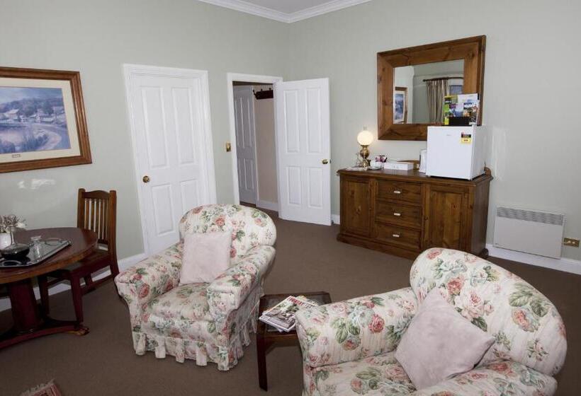 جناح, House On The Hill Bed And Breakfast