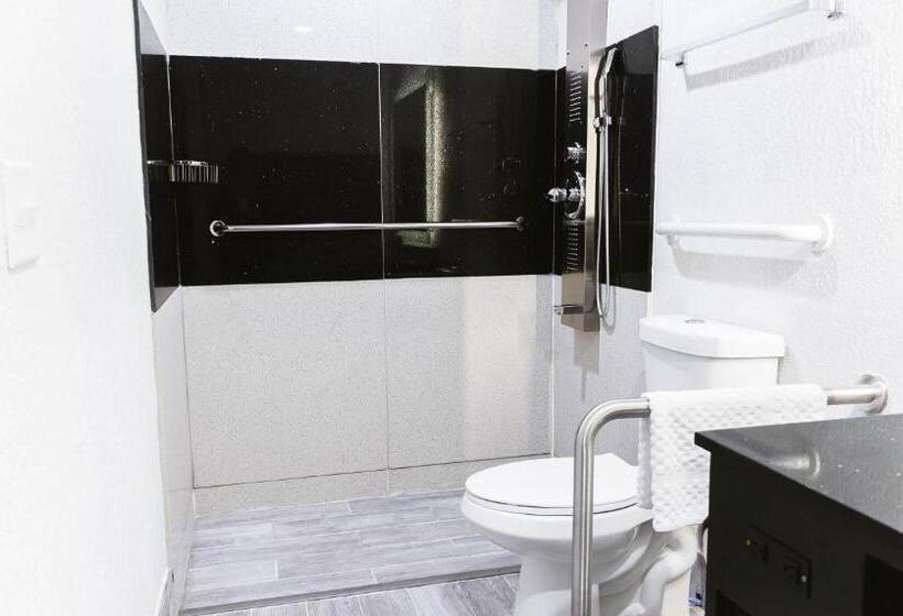 غرفة قياسية سرير كينج, Motel 6 Bellville, Oh