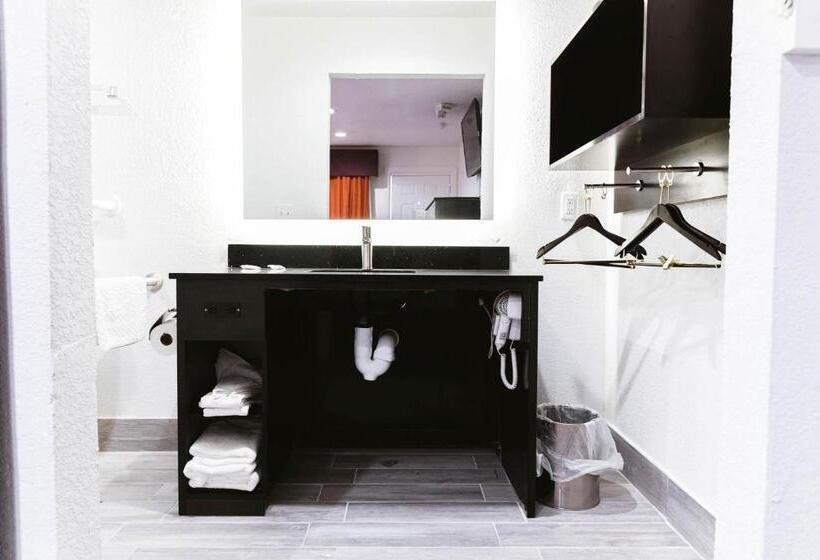 غرفة قياسية سرير كينج, Motel 6 Bellville, Oh