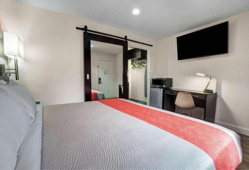 غرفة قياسية سرير كينج, Motel 6 Bellville, Oh