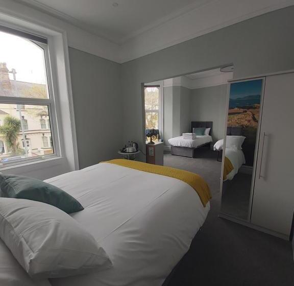 جناح عائلي, No 27 Chapel Street Guest House