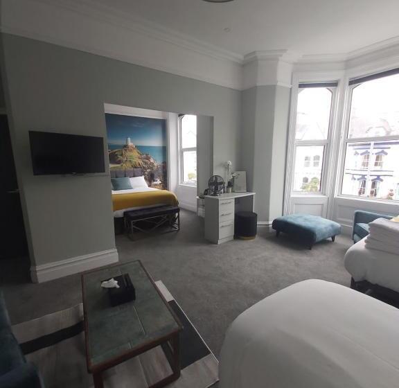 Family Suite, No 27 Chapel Street Guest House
