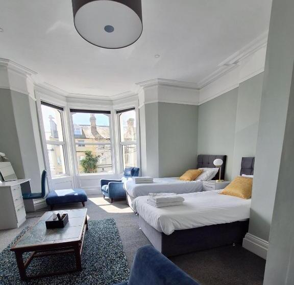 جناح عائلي, No 27 Chapel Street Guest House