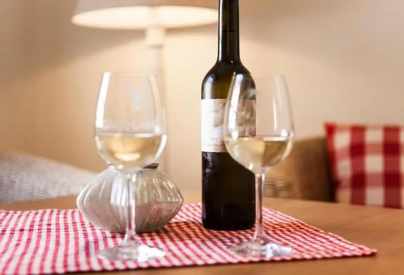 １ベッドルームハウス, Weingut & Gästehaus Giwergreif
