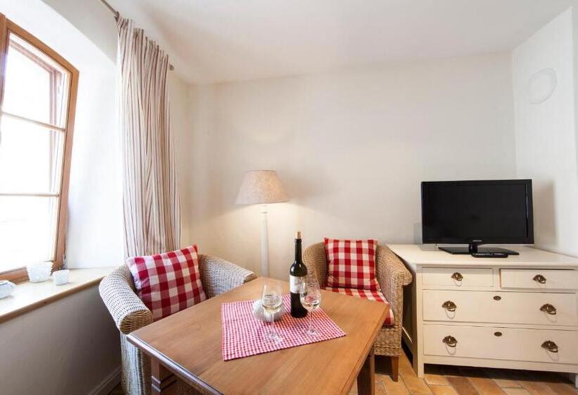 Дом 1 Спальня, Weingut & Gästehaus Giwergreif