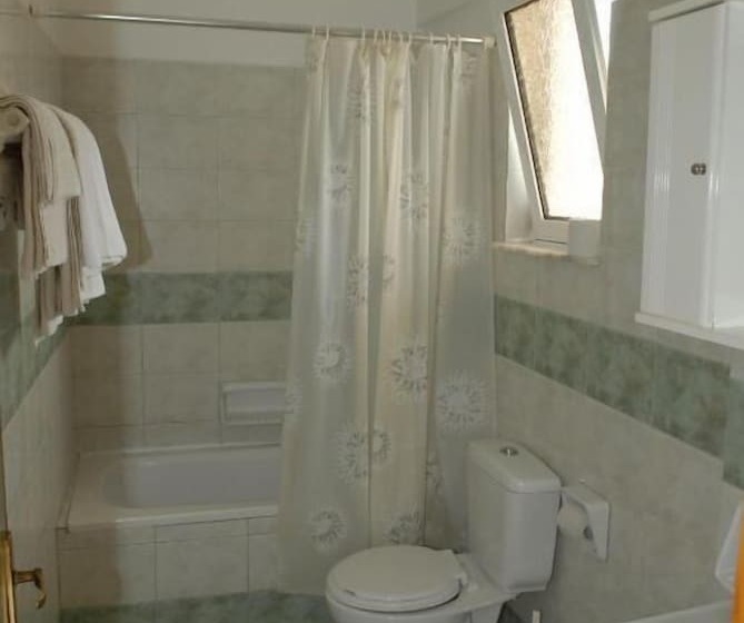 דירת חדר נוף לגינה, Barbie Hotel Apartments