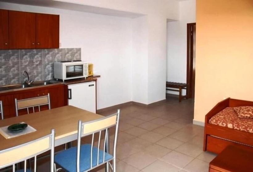 带1个卧室带花园景观的公寓, Barbie Hotel Apartments