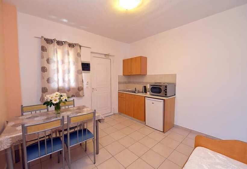 带1个卧室带花园景观的公寓, Barbie Hotel Apartments