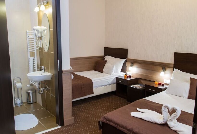 Номер Стандарт Трехместный, Central Hotel 21 And Apartments