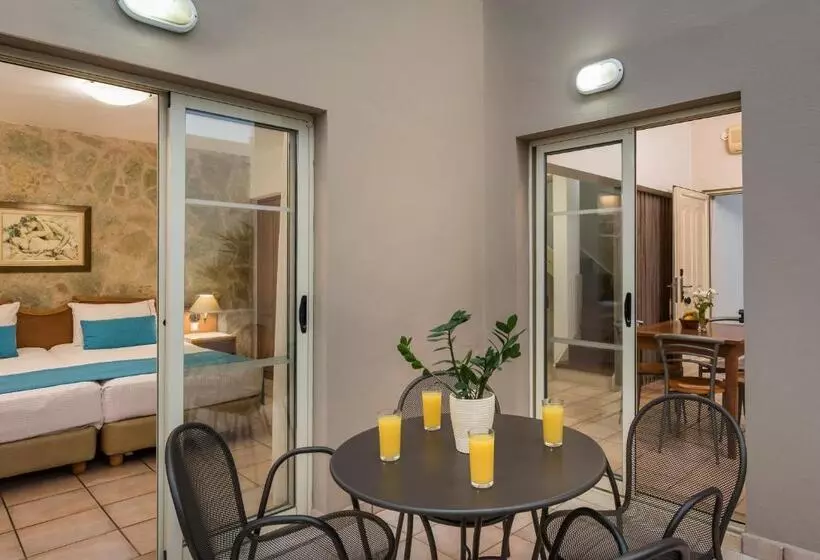 سوییت, Elotis Suites
