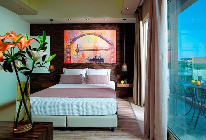 バルコニー付きスーペリアルーム, Elotis Suites