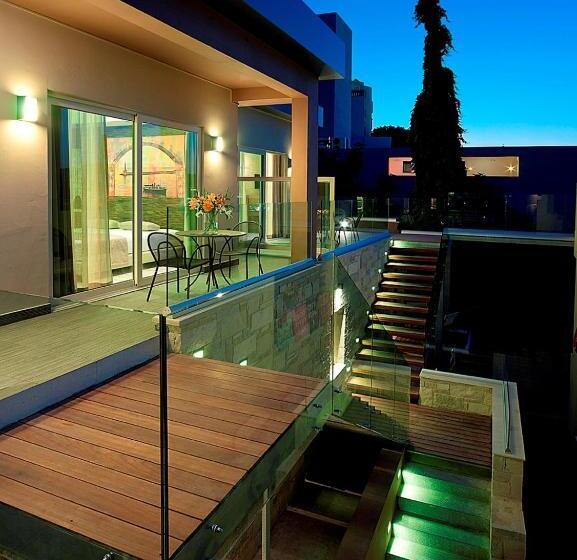 バルコニー付きスーペリアルーム, Elotis Suites