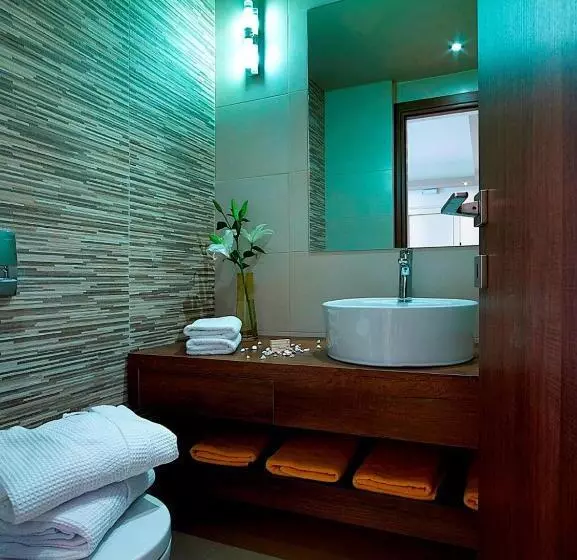 سوییت جونیور با بالکن, Elotis Suites