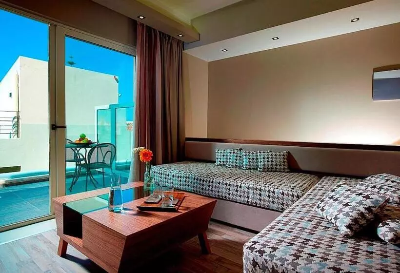 سوییت جونیور با بالکن, Elotis Suites