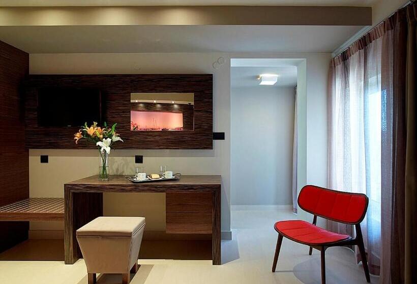 バルコニー付きジュニアスイート, Elotis Suites