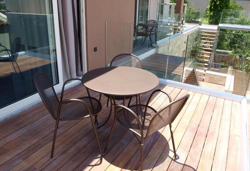 スーペリアトリプルルーム, Elotis Suites