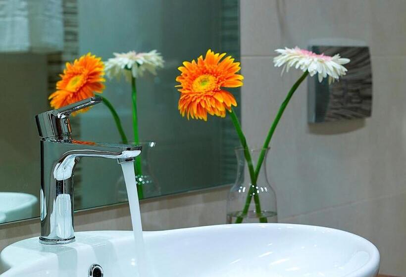 スーペリアトリプルルーム, Elotis Suites