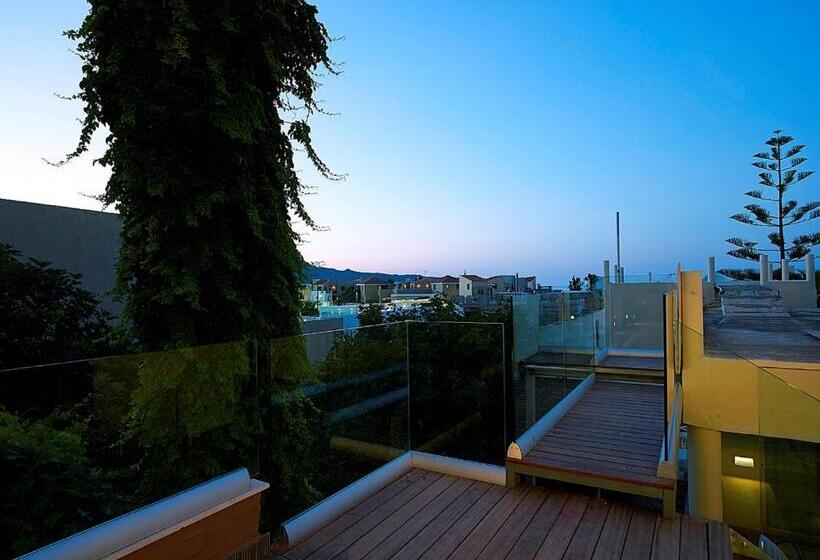 Полулюкс с Балконом, Elotis Suites