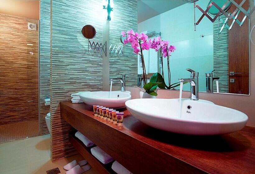 バルコニー付きジュニアスイート, Elotis Suites