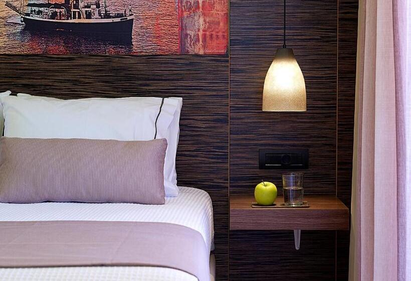 バルコニー付きジュニアスイート, Elotis Suites