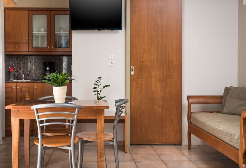 スタンダードスタジオ, Elotis Suites