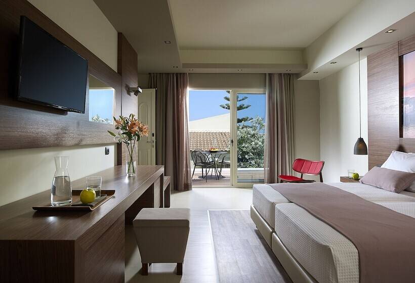 スーペリアトリプルルーム, Elotis Suites