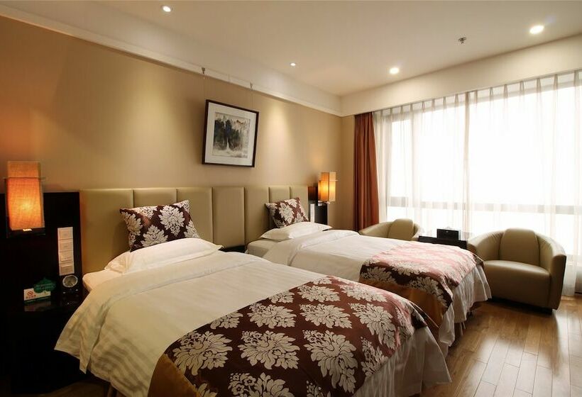 Quarto Classe Business, Ac Embassy