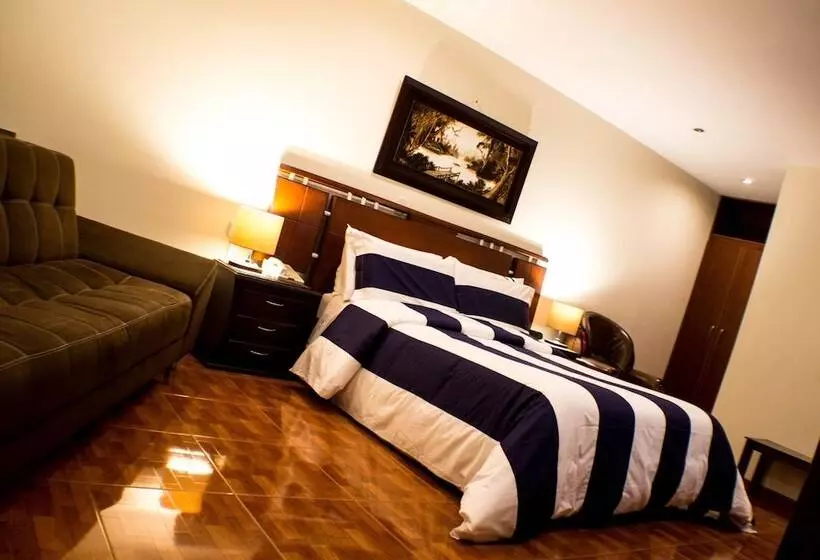 سوییت جونیور, Charlies Place Hotel & Spa