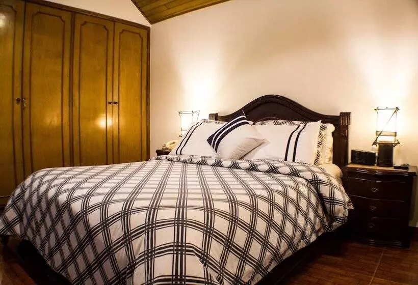اتاق استاندارد با سرویس بهداشتی مشترک, Charlies Place Hotel & Spa