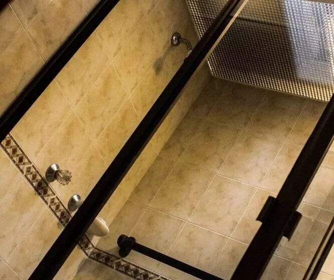 اتاق لوکس, Charlies Place Hotel & Spa