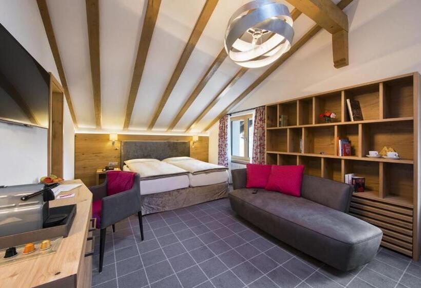 جناح, Chesa Valese