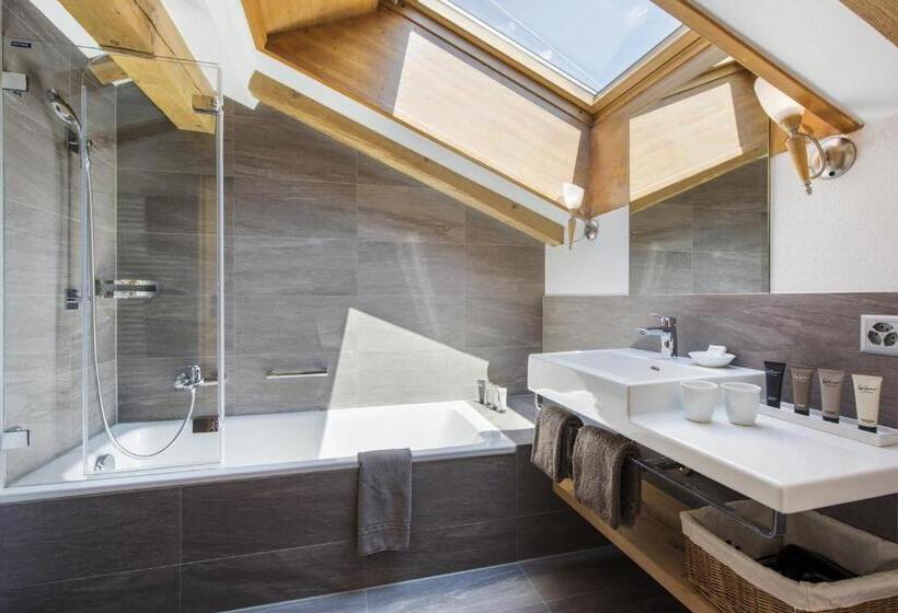 جناح, Chesa Valese