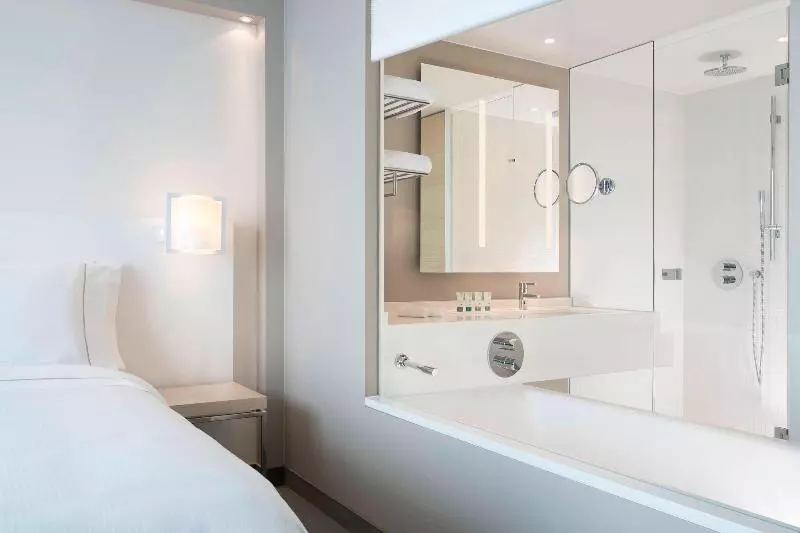 キングサイズベッドのスタンダードルーム, Four Points By Sheraton Fort Lauderdale Airport  Dania Beach