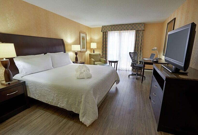 身障者適用ダブルベッド付きスタンダードルーム, Revery Toronto Downtown, Curio Collection By Hilton