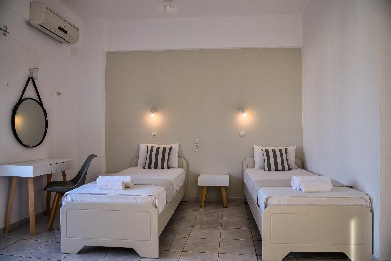 スタンダードスタジオ, Iraklis Studios & Apartments