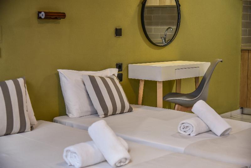 スタンダードスタジオ, Iraklis Studios & Apartments