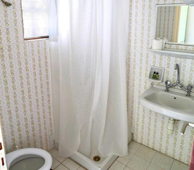 غرفة قياسية, Karyatides