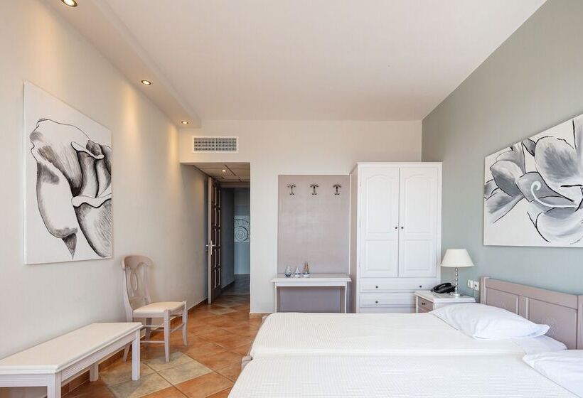 Triple Room Sea View, Kavuras Village