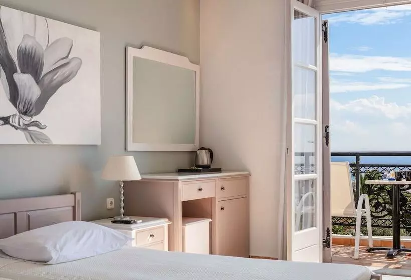 Triple Room Sea View, Kavuras Village