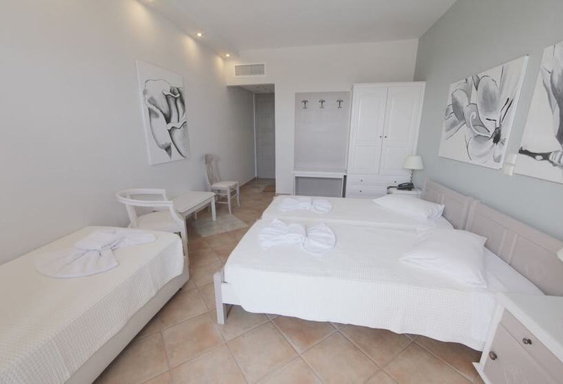 Triple Room Sea View, Kavuras Village