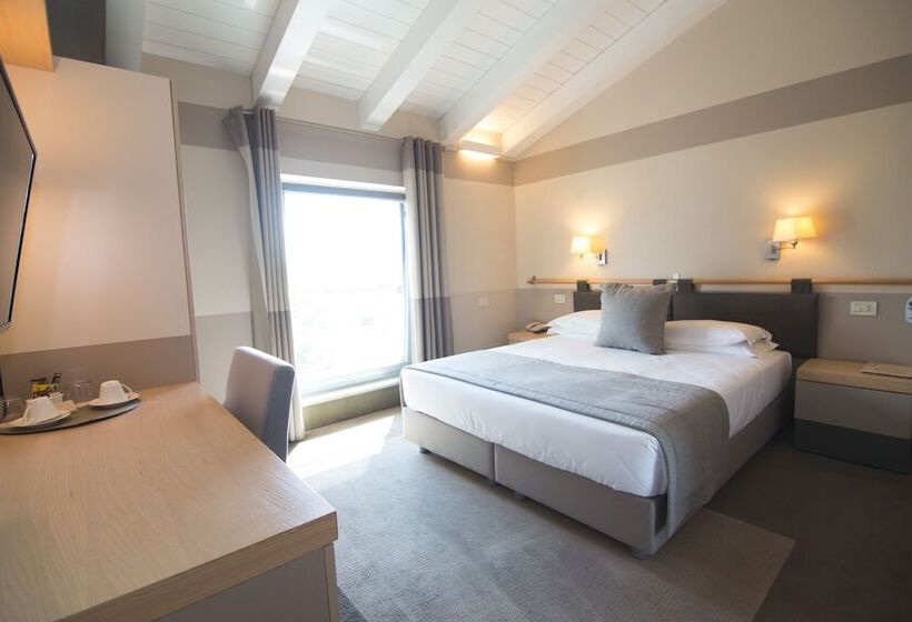 غرفة قياسية, Le Corderie